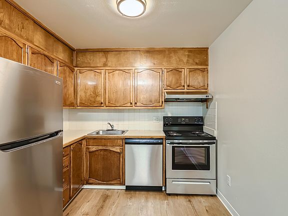 5th image of 620 Mathews St APT 301