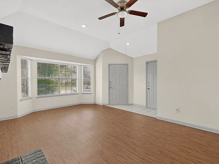 1700 Wheatfield Dr — Photo 10