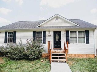2333 Locust Grove Cir NE, Roanoke, VA 24012