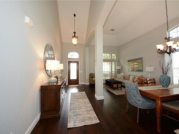 4th image of 1001 Southhampton Dr