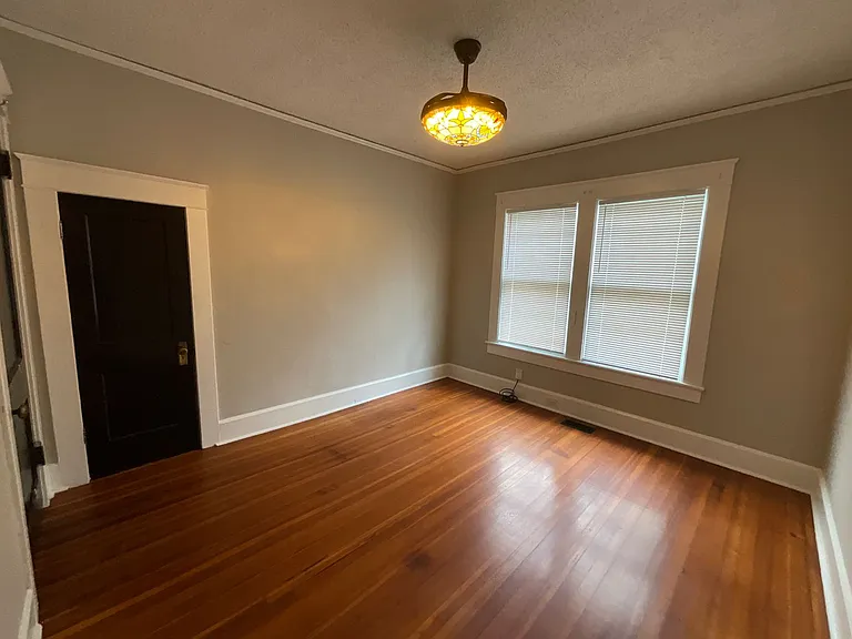 1117 Lexington Ave — Photo 33