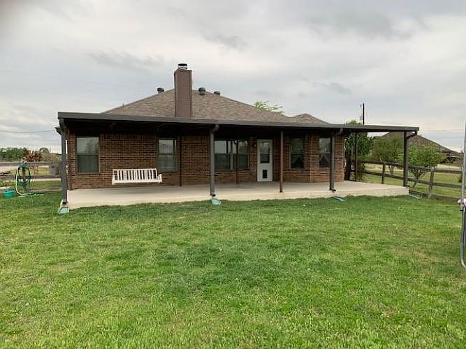 2nd image of 216 E Arbor Ct
