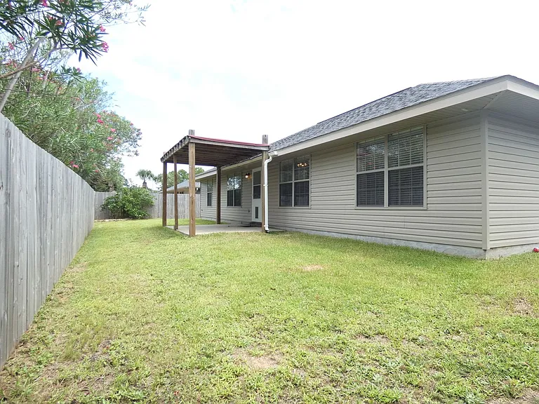 1712 Bay Pine Cir — Photo 25