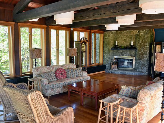 5th image of 155 Bassett Mountain Way