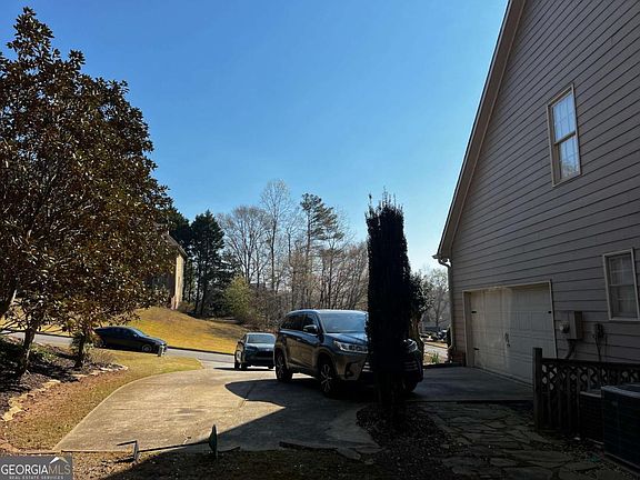 5th image of 905 Misty Wood Ln