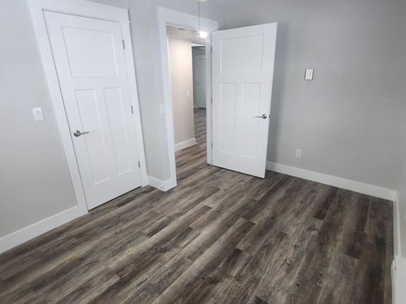 2nd image of 209 Rosalyn Ave #4