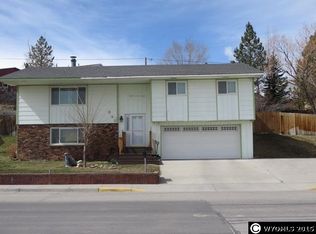 845 S 9th St, Lander, WY 82520
