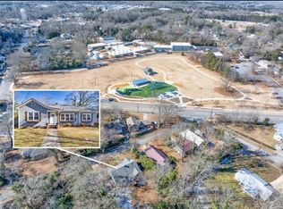 69 W Stephens St, Winder, GA 30680