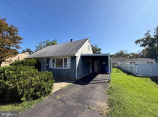 423 Holmes Dr, Burlington, NJ 08016