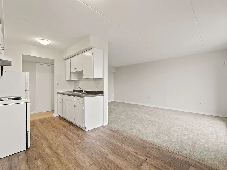 360 Caron Ave — Photo 12