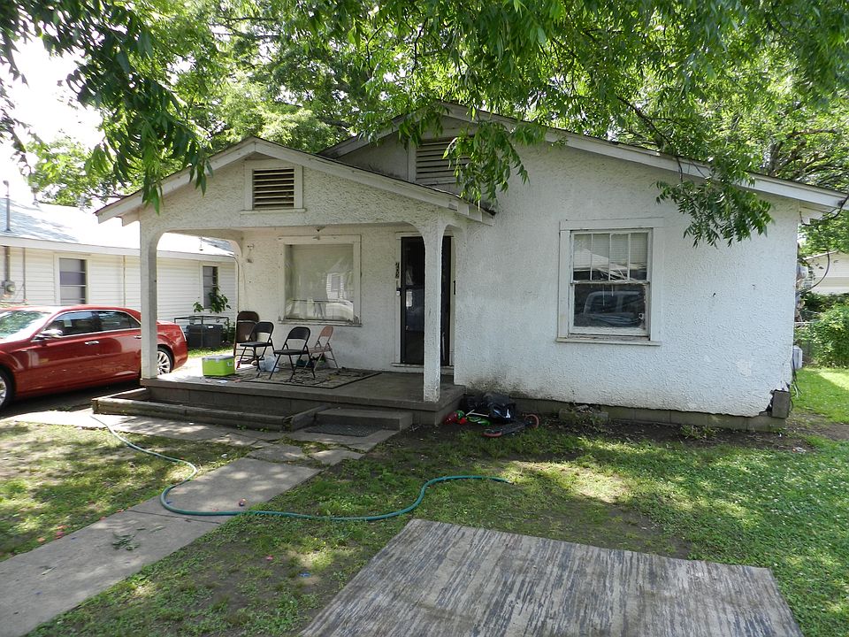 1st image of 702 W 45th St
