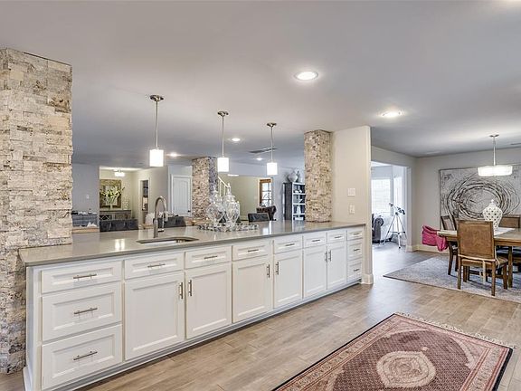 3rd image of 6907 Stefani Dr