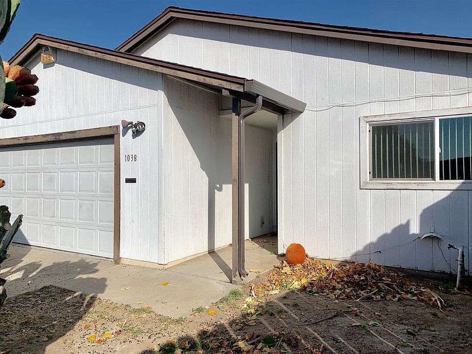 1st image of 1038 Dartmoor Cir