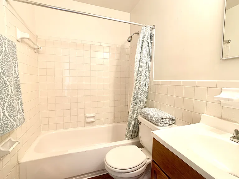Enfield Gardens Apartments — Photo 21