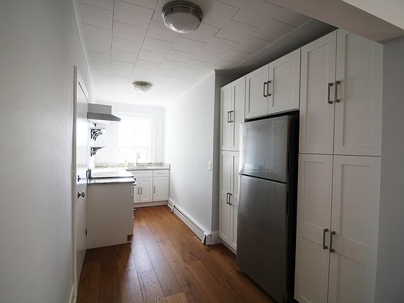 2nd image of 11 S Franklin St #2