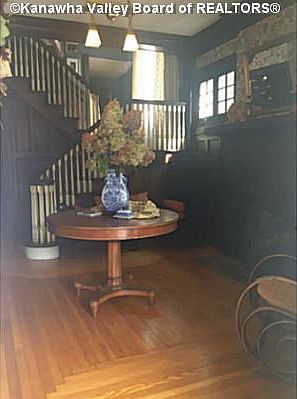 2nd image of 1628 Virginia St E