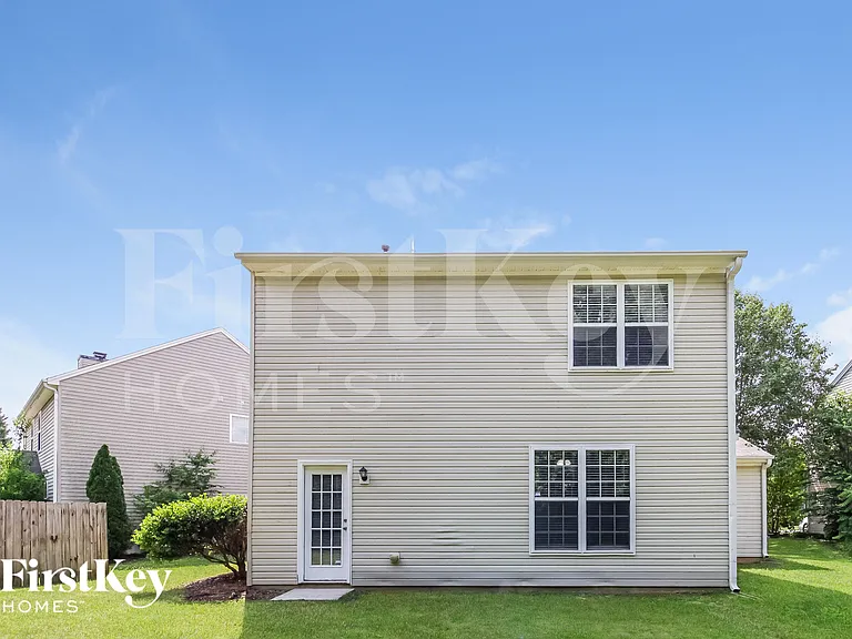 6063 Parkside Cir — Photo 15