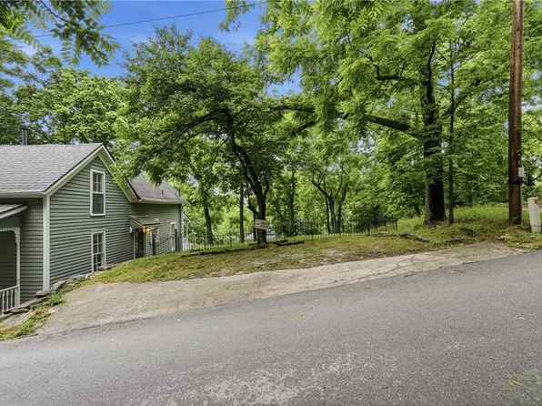 Council St #3, Eureka Springs, AR 72632