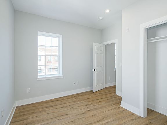 4th image of 2701 W Glenwood Ave #3