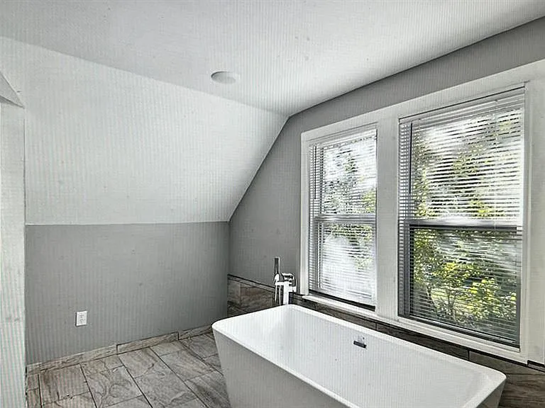 18121 Bentler St — Photo 6