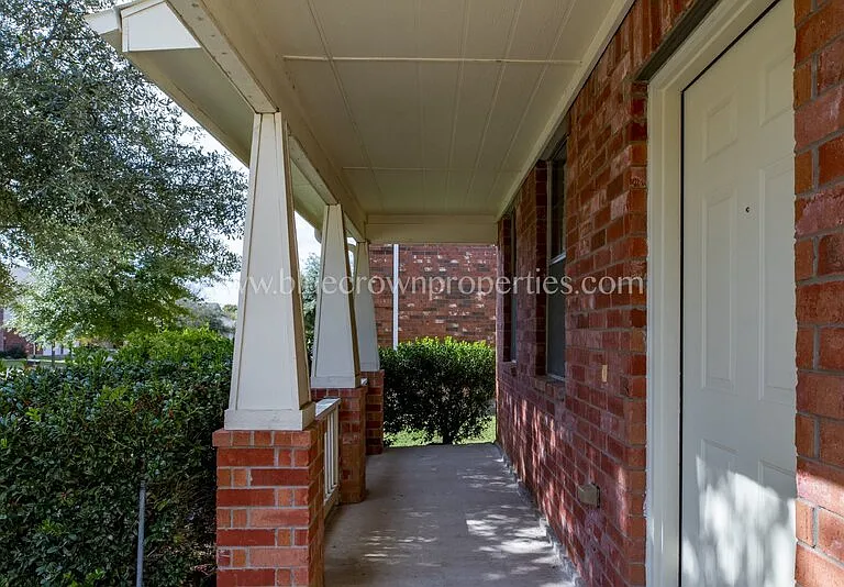 3208 Grant St — Photo 3