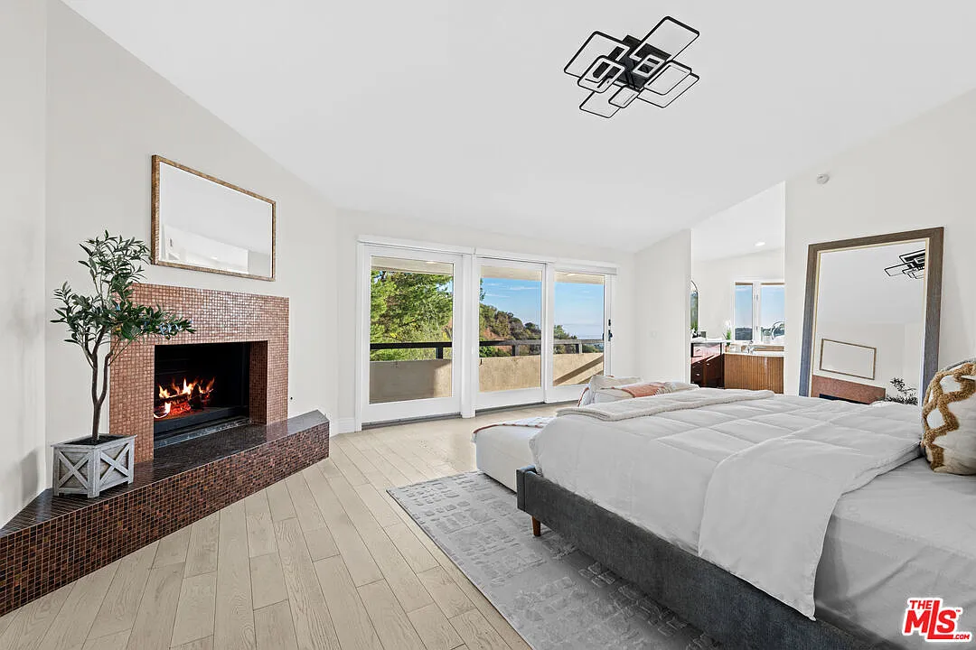 1121 Roberto Lane - 1 — Photo 3
