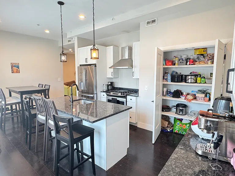 1 Cedar St #1 — Photo 7