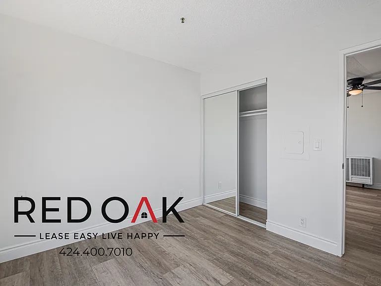 518 E 4th St #206 — Photo 11