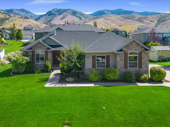 388 S Cardon Dr, Smithfield, UT 84335