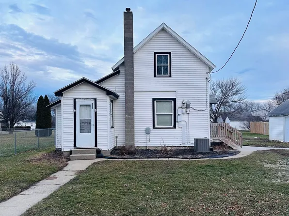 935 9th St, Jesup, IA 50648