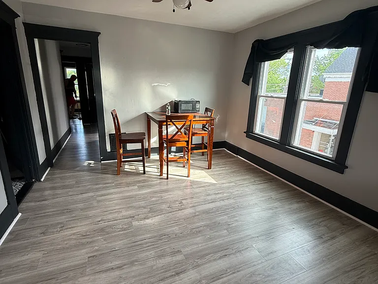 1015 Kensington Ave #2 — Photo 4