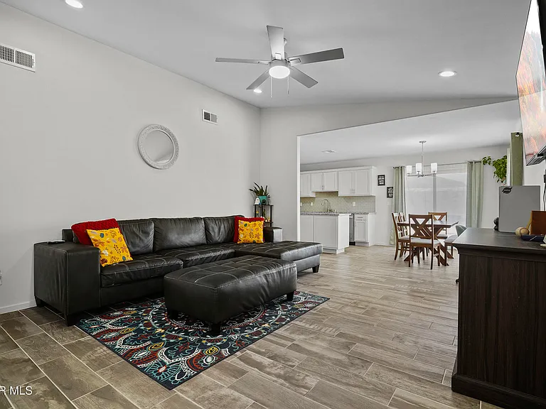 15220 Apex Ct — Photo 11