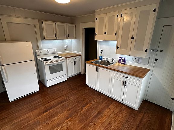 4th image of 2500 S Saginaw St APT 3