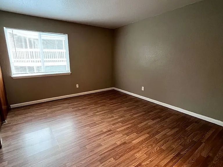 18053 E Ohio Ave #102 — Photo 5