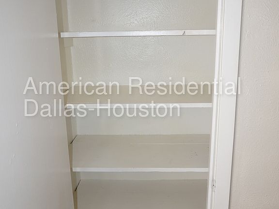 5th image of 1404 Roanoke St