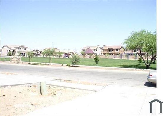 3rd image of 264 E Camino Del Pinsapo