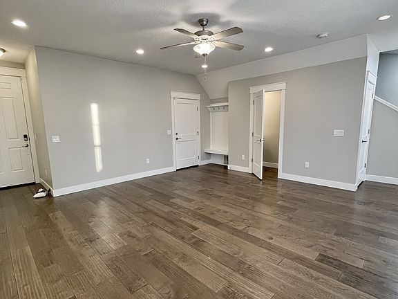 3rd image of 10586 S Sandy Sage Way 1914 E #9400-354