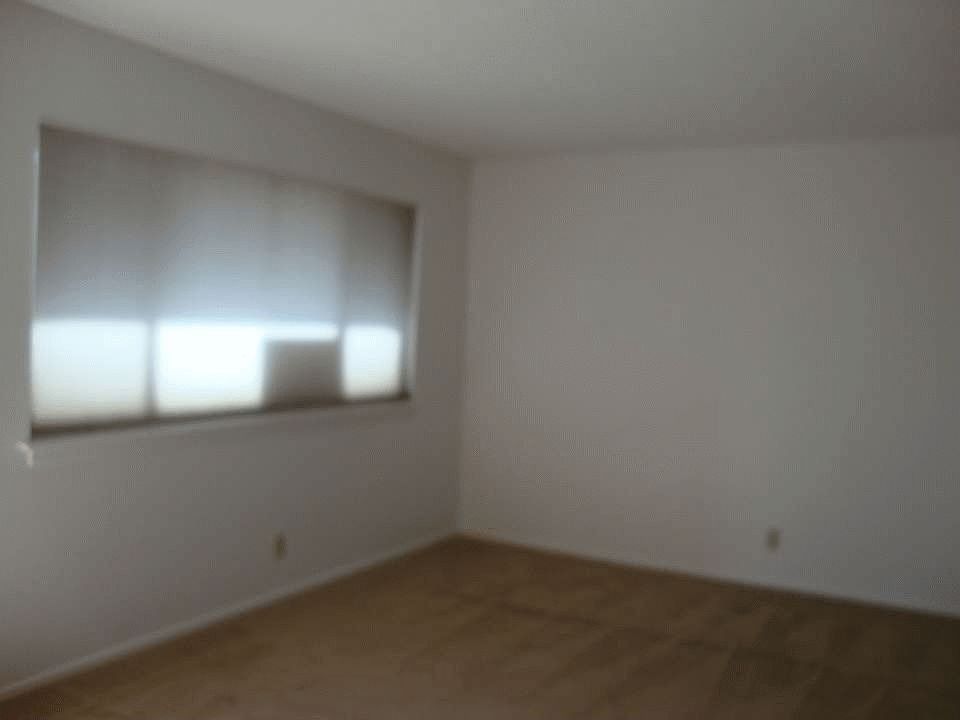 2nd image of 2800 Trona St
