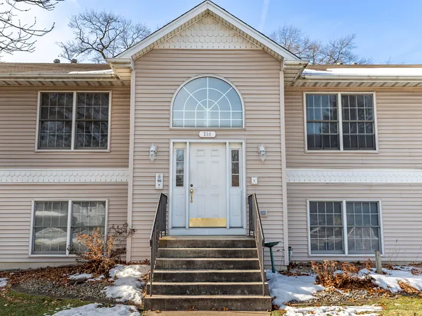 308 S Broad St APT 12, Griffith, IN 46319