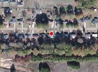 41 Longview Dr, Grenada, MS 38901