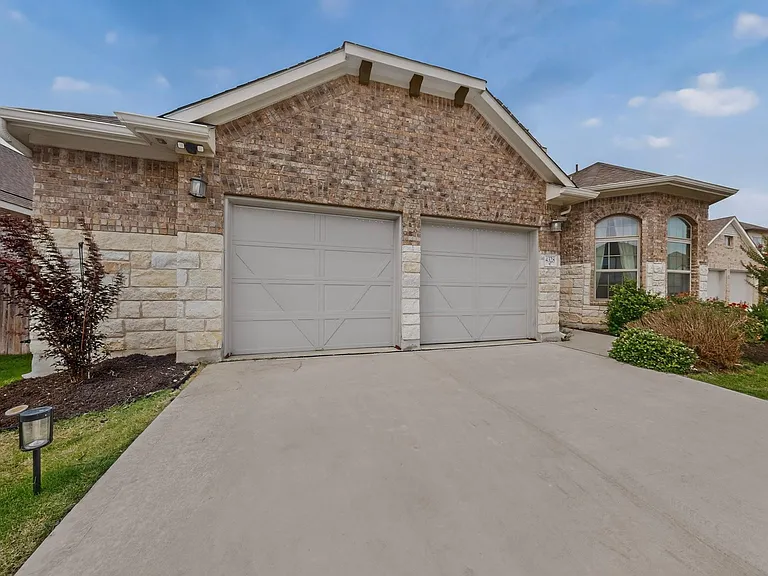 4328 Trey Edsel Dr — Photo 3