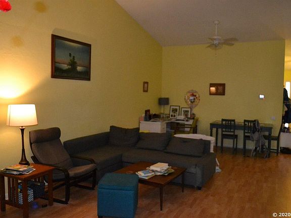 4th image of 4032 NW 23rd Cir
