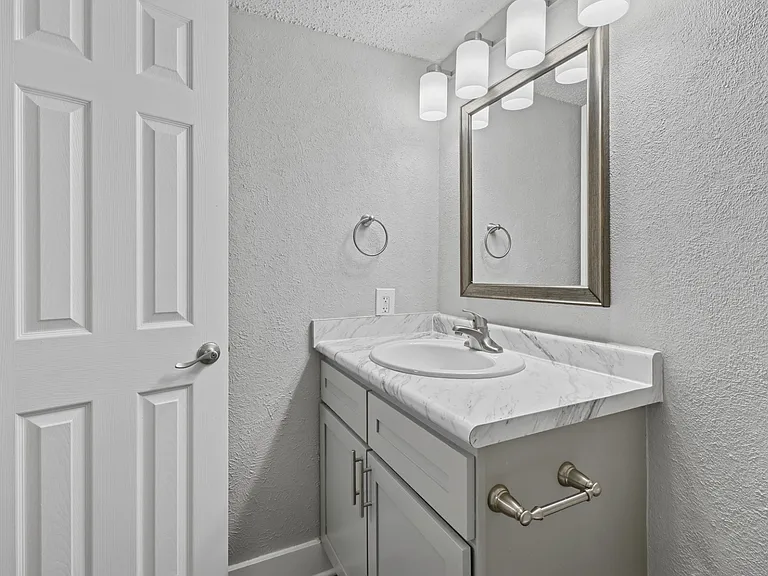 Sawgrass A1 Bathroom