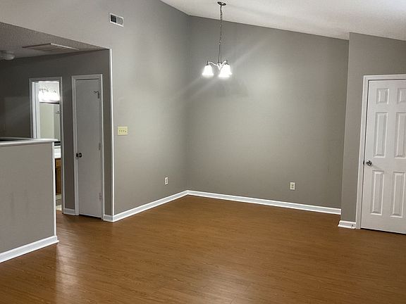 5th image of 132 Marlene Dr