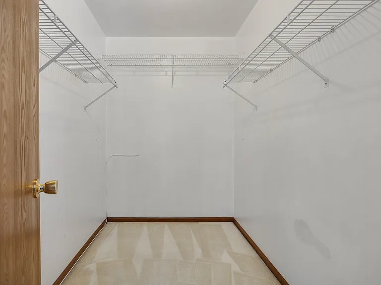 1127 Ashbrook Dr — Photo 20