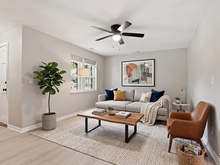 1200 Grady St — Photo 4