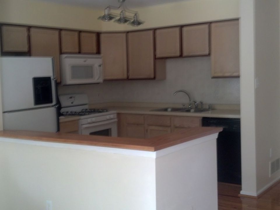 2nd image of 964 Glackens Ln