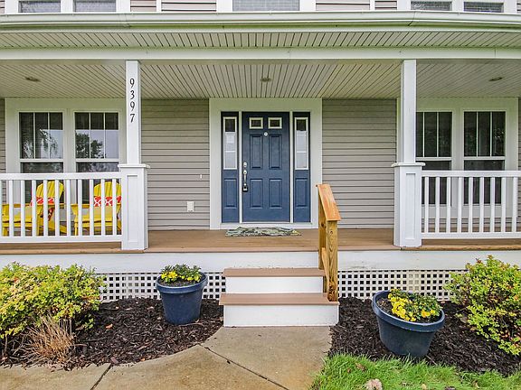 3rd image of 9397 Crest Circle Dr NE