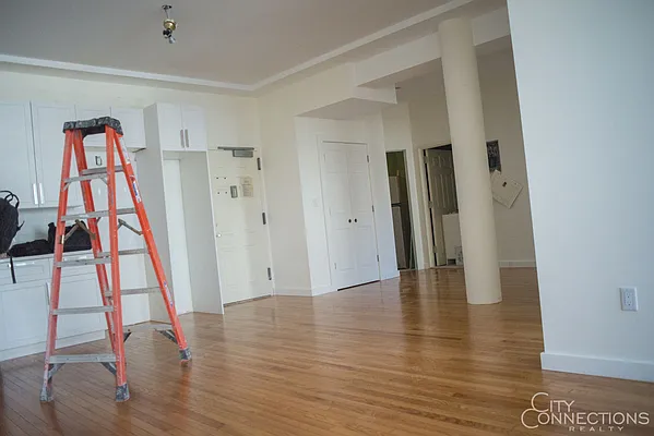 Rented by City Connections Realty | media 35