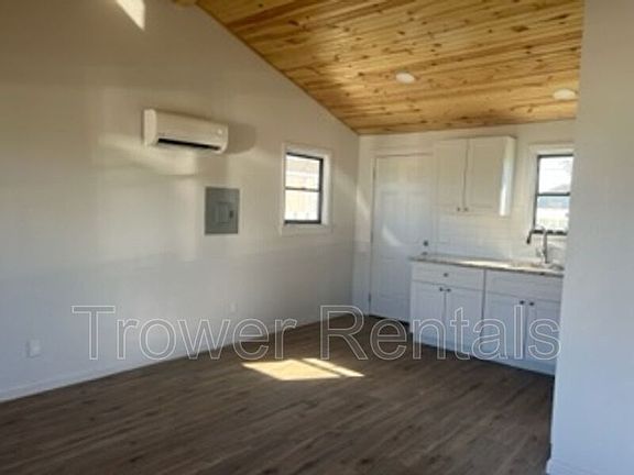 4th image of 219 Fitch Ave